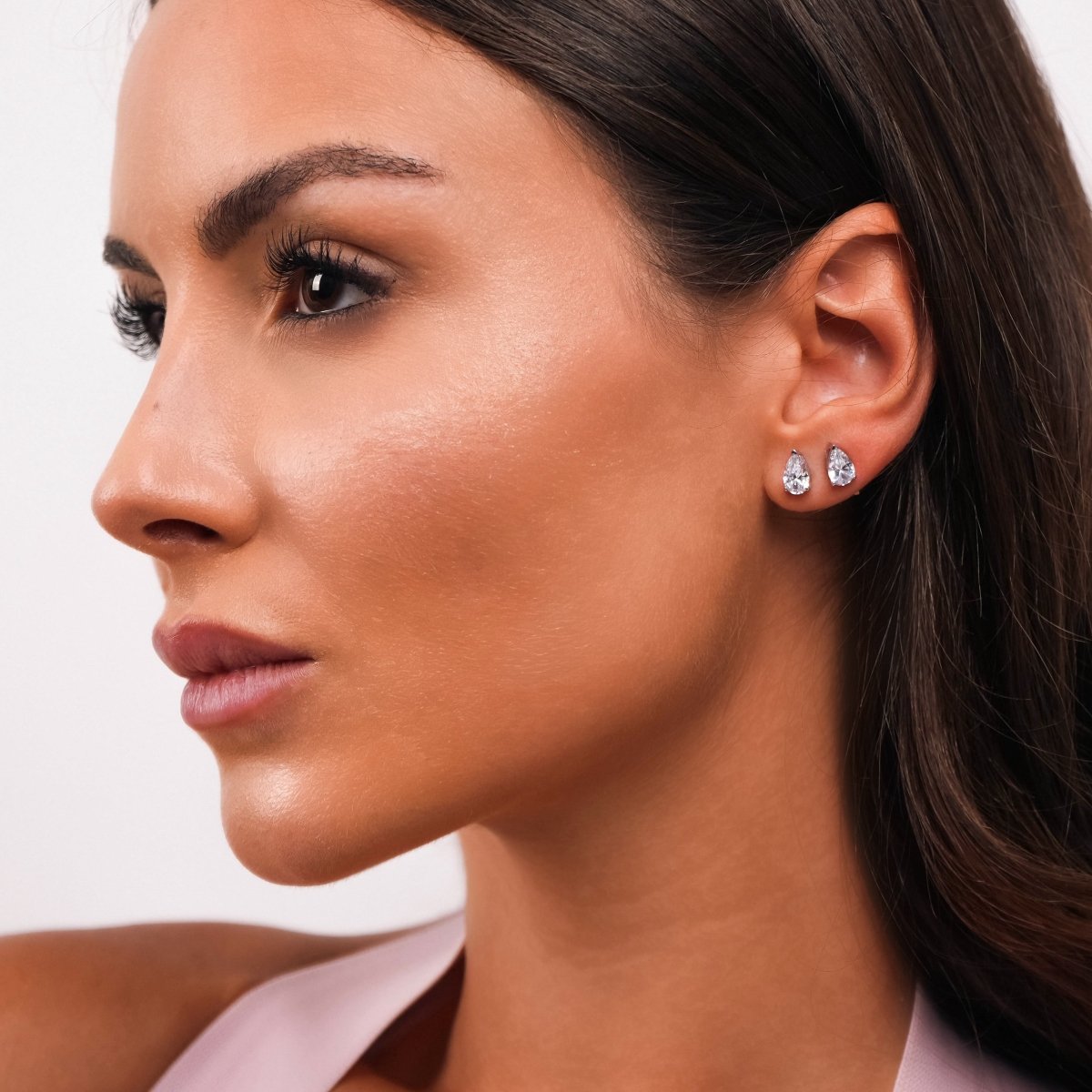 CRYSTAL CLEAR DROP STUDS.