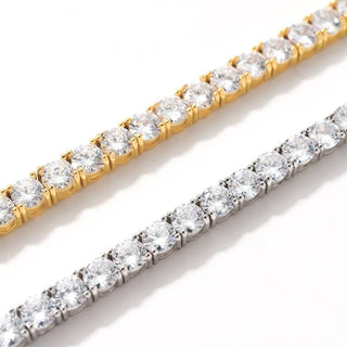 CRYSTAL CLEAR NECKLACE.