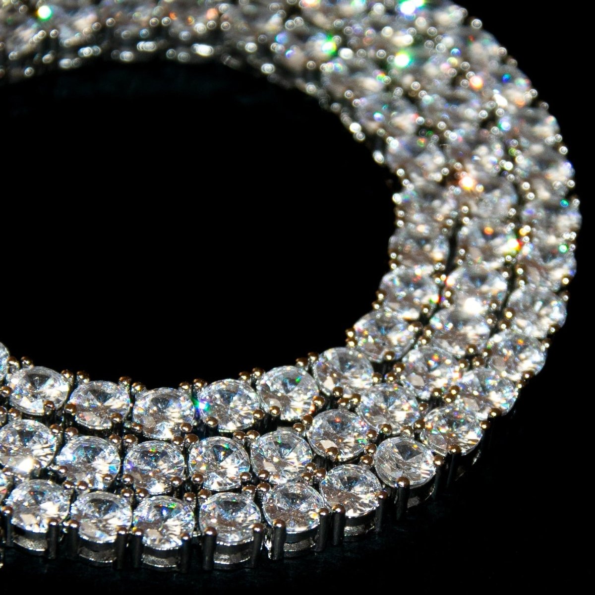 CRYSTAL CLEAR NECKLACE.