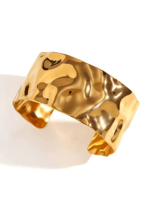 HAMMERED CUFF BRACELET | GOLD PLATED.