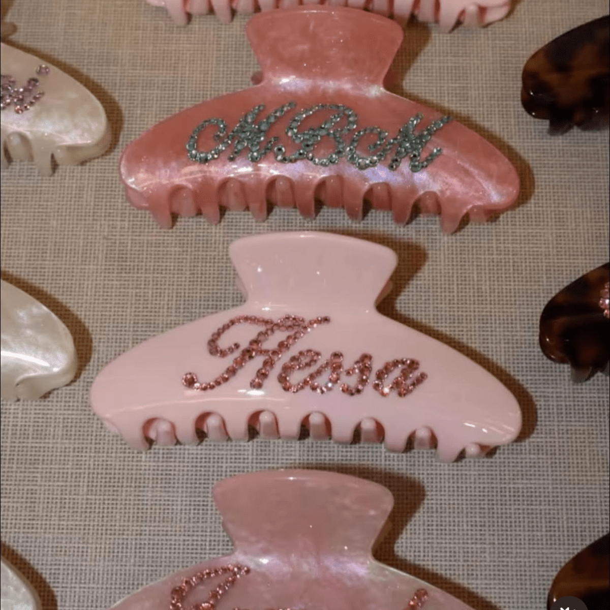 SAY MY NAME CLAW CLIP - LUCKY13 Maison