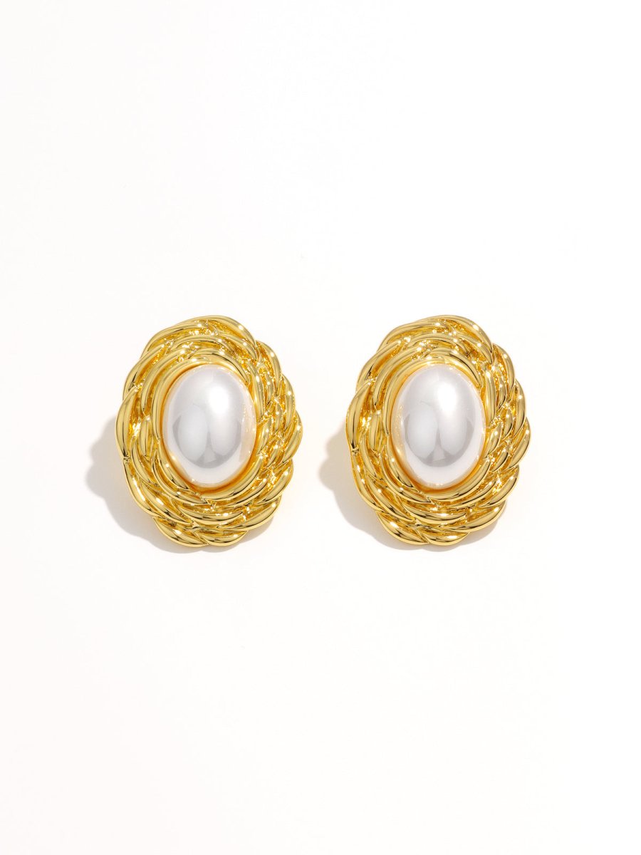 VINTAGE PEARL EARRINGS.