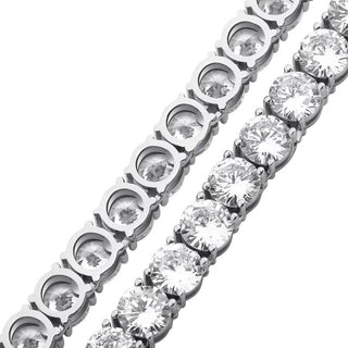 CRYSTAL CLEAR NECKLACE.